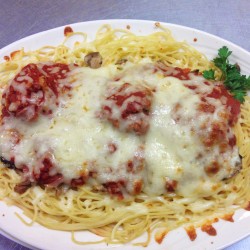 Family Sized Spaghetti Supreme & 6 Breadsticks | Serves 3-4